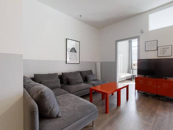 Colocation / Appartement 6 pièces de 150 m², Montréal / Photo 2