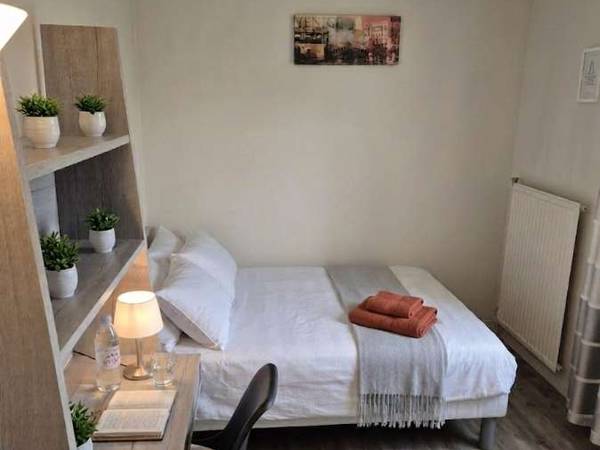 Colocation / Duplex 7 pièces de 11 m², Combs-la-Ville, Rue des Carneaux / Photo 2
