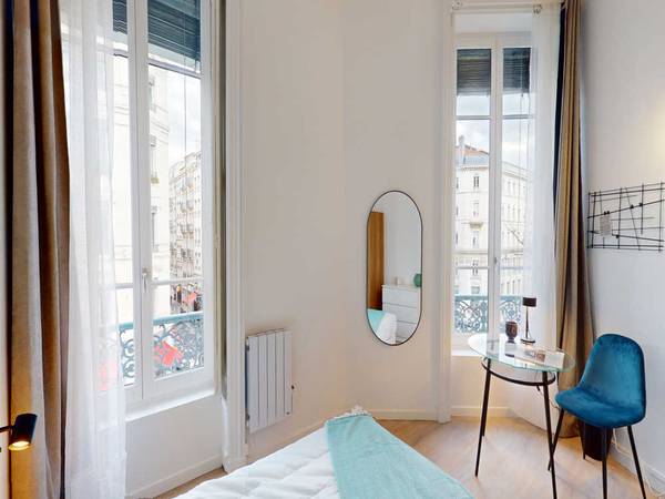 Colocation / Appartement 5 pièces de 130 m², Lyon, Rue de la République / Photo 2