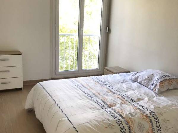 Colocation / Appartement 4 pièces de 74 m², Pau, Avenue de Saragosse / Photo 4