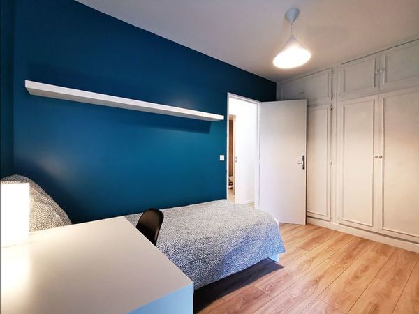 Colocation / Appartement 5 pièces de 85 m², Évry, Rue Pierre Et Marie Curie / Photo 2