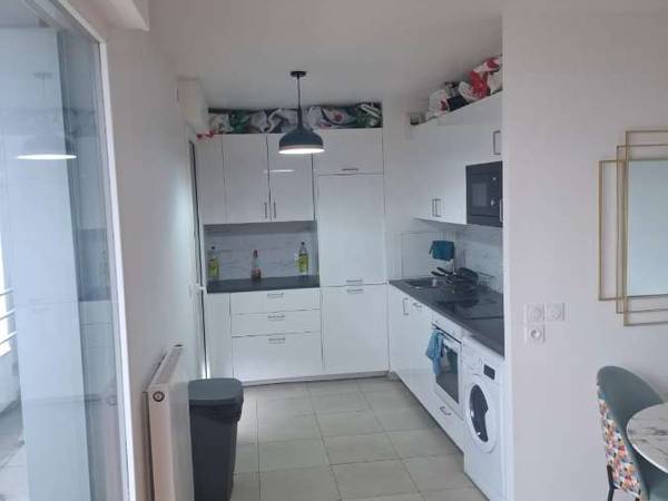 Colocation / Appartement 4 pièces de 78 m², Clichy, Rue Charlotte Perriand / Photo 2