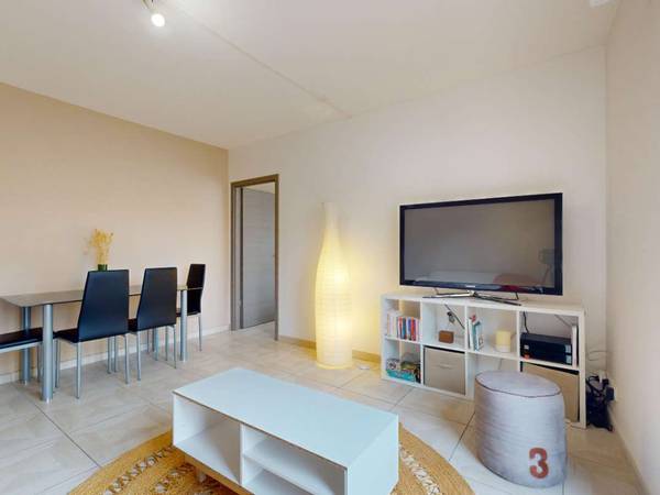 Colocation / Appartement 4 pièces de 82 m², Annemasse, Avenue Pasteur / Photo 2