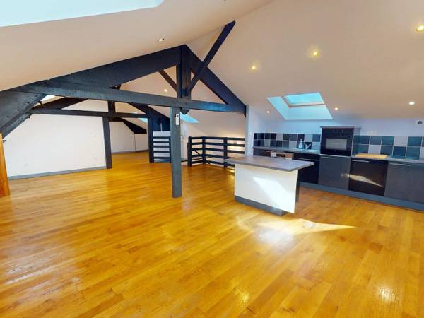 Location / Appartement 4 pièces de 164 m², Angoulême, Rue Beauregard / Photo 2