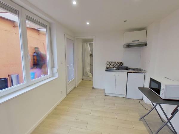 Location / Maison 1 pièce de 21 m², Le Havre, Rue Labédoyère / Photo 2