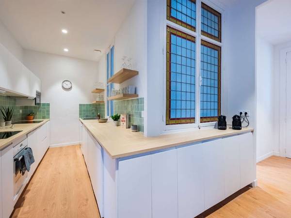 Colocation / Appartement 10 pièces de 205 m², Marseille, Rue Berlioz / Photo 2