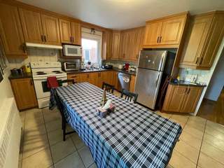 Student room / 5 rooms apartment · 100 m², Montréal, Rue André-Jobin
