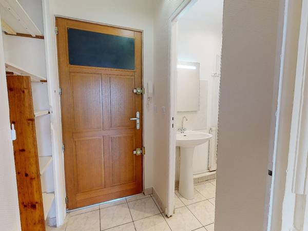 Location / Appartement 1 pièce de 22 m², Saint-Étienne, Rue Basse des Rives / Photo 2