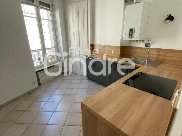 Location / Appartement 1 pièce de 30 m², Lyon, Rue de Cuire / Photo 2
