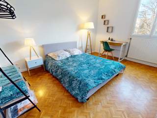 Room share / 5 rooms apartment · 110 m², Lyon, Rue Joliot-Curie