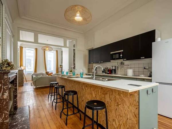 Coliving / Maison 9 pièces de 275 m², Lille, Rue du Faubourg de Roubaix / Photo 2
