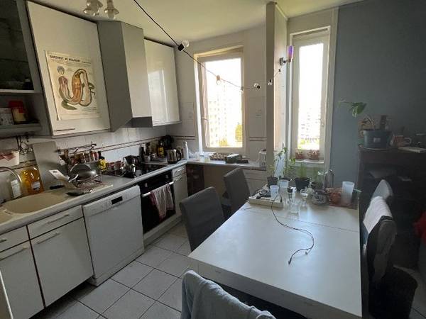 Sous-location / Immeuble 3 pièces de 80 m², Villeurbanne, Rue du 1 Mars 1943 / Photo 2