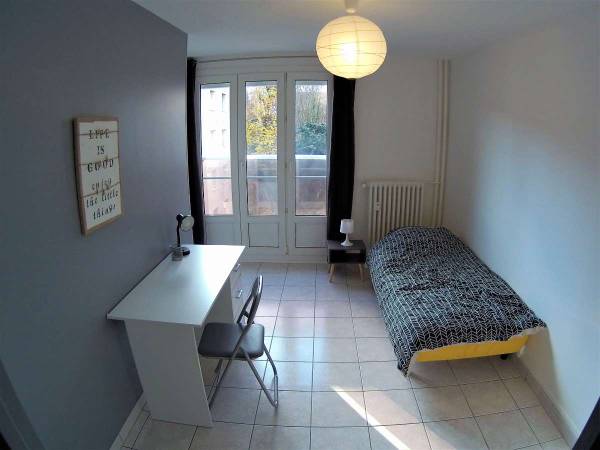 Flatsharing / 4-bedroom flat · 70 m², Besançon, Rue de Fontaine Écu / Photo 2