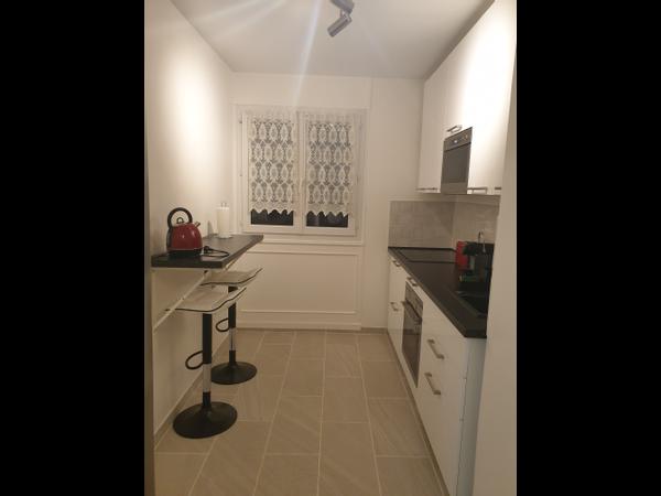 Colocation / Appartement 4 pièces de 73 m², Mantes-la-Ville, Rue Louise Michel / Photo 2