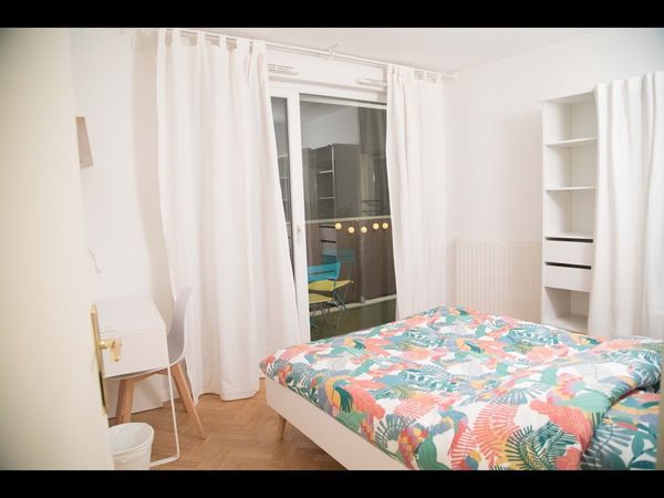 Colocation / Appartement 4 pièces de 65 m², Saint-Denis, Rue du Capitaine Alfred Dreyfus / Photo 2