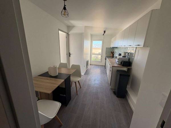 Colocation / Appartement 6 pièces de 75 m², Évry-Courcouronnes, Rue Jules Vallès / Photo 2