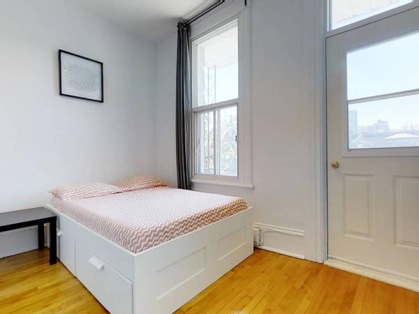 Colocation / Appartement 4 pièces de 115 m², Montréal / Photo 11