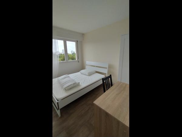 Colocation / Appartement 4 pièces de 77 m², Thiais, Rue du Pavé de Grignon / Photo 3