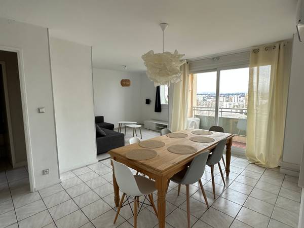 Colocation / Appartement 3 pièces de 67 m², Lyon, Avenue de Ménival / Photo 2