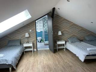 Room share / 7 rooms house · 140 m², Vénissieux, Avenue Jules Guesde