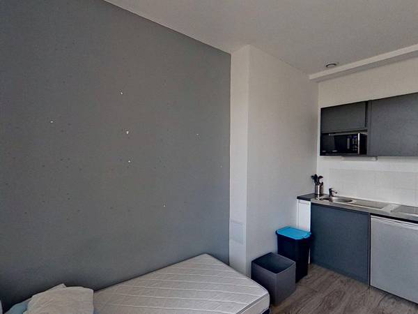 Colocation / Appartement 6 pièces de 120 m², Poitiers, Place Jean de Berry / Photo 2