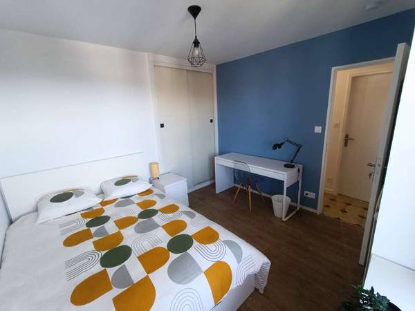 Coliving / Appartement 6 pièces de 113 m², Vénissieux, Rue Ludovic Bonin / Photo 2
