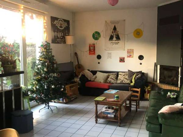 Sous-location / Maison 10 pièces de 102 m², Villeurbanne, Rue de la Sainte Famille / Photo 2