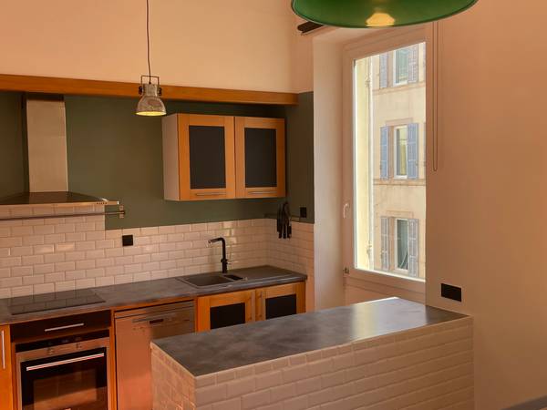 Location / Appartement 4 pièces de 70 m², Marseille, Rue d'Endoume / Photo 2