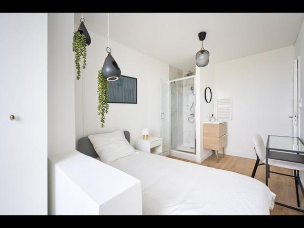 Colocation / Appartement 6 pièces de 103 m², Mérignac / Photo 2