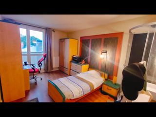 Room share / 4 rooms apartment · 82 m², Orléans, Rue Saint-Marceau