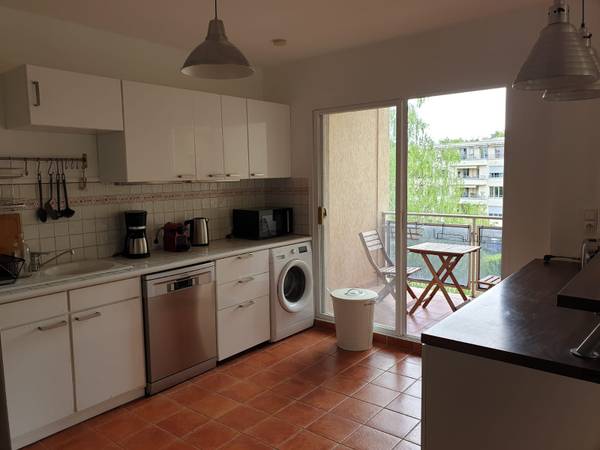 Colocation / Appartement 5 pièces de 115 m², Sainte-Foy-lès-Lyon, Rue Claude Jusseaud / Photo 2
