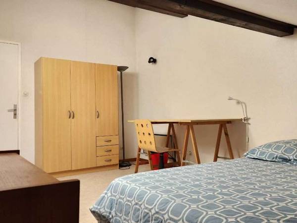 Colocation / Appartement 6 pièces de 100 m², Saint-Martin-d'Hères, Rue Normandie Niemen / Photo 2