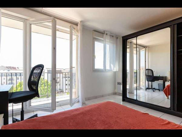 Colocation / Appartement 5 pièces de 100 m², Alfortville, Rue Marcel Bourdarias / Photo 2
