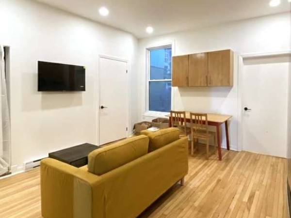 Location / Appartement 5 pièces de 60 m², Montréal, Avenue de Lorimier / Photo 2