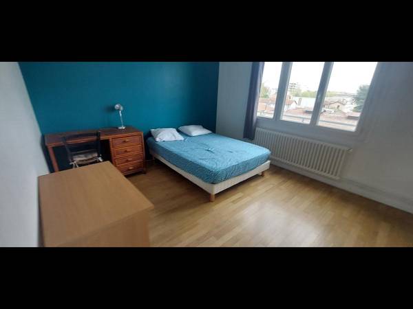Colocation / Appartement 4 pièces de 80 m², Villeurbanne, Avenue Roger Salengro / Photo 2
