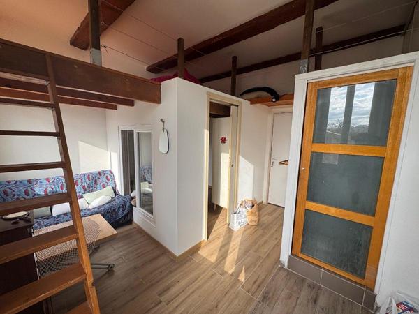 Sous-location / Appartement 1 pièce de 28 m², Marseille, Montée des Accoules / Photo 2