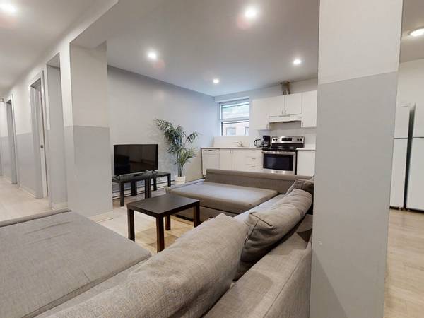 Colocation / Appartement 8 pièces de 200 m², Montréal / Photo 2