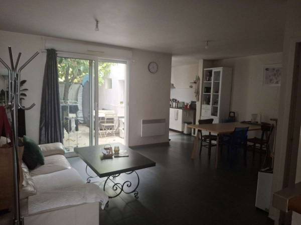 Colocation / Maison 8 pièces de 92 m², Bordeaux, Rue des Terres de Borde / Photo 2