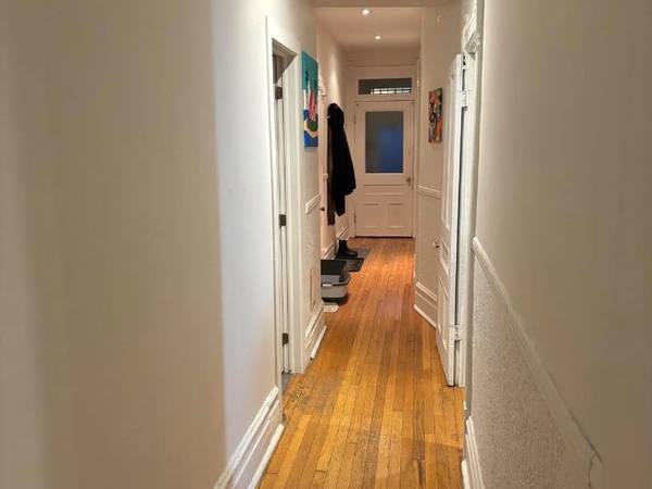 Location / Appartement 5 pièces de 1020 m², Montréal, Rue de Champlain / Photo 2
