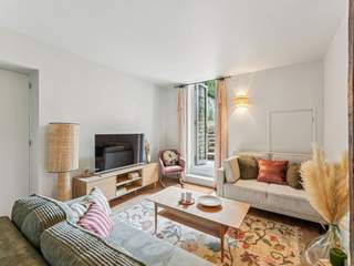 Rental / 12-bedroom flat · 180 m², Villejuif, Rue René Hamon