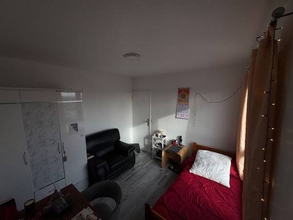 Colocation / Appartement 5 pièces de 84 m², Bagnolet, Rue Louis David / Photo 2