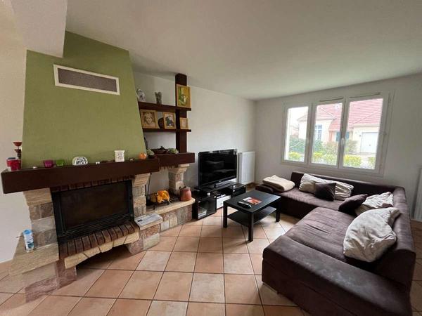 Colocation / Maison 7 pièces de 240 m², Roissy-en-Brie, Rue des Terres Rouges / Photo 2