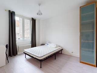 Colocation / 5 rooms house · 105 m², Lille, Boulevard de Strasbourg