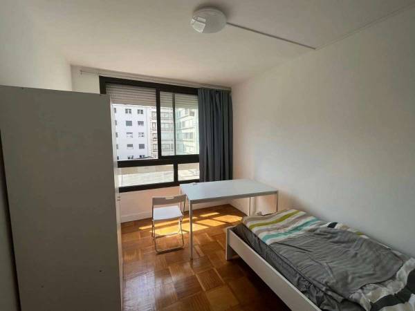 Colocation / Appartement 6 pièces de 80 m², Massy, Allee Rene Leriche / Photo 2