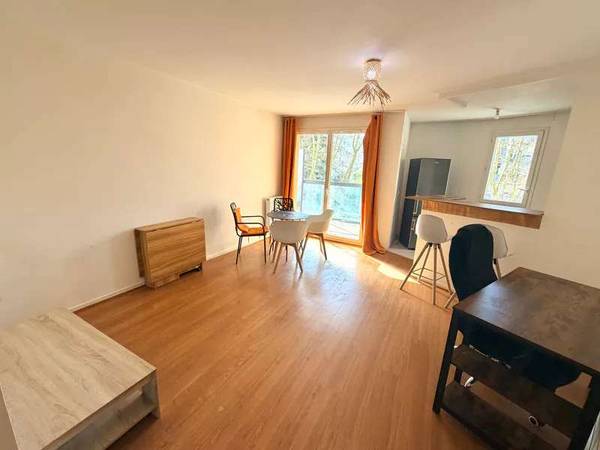 Colocation / Appartement 3 pièces de 60 m², Le Blanc-Mesnil, Rue Suzanne Bouquin / Photo 2