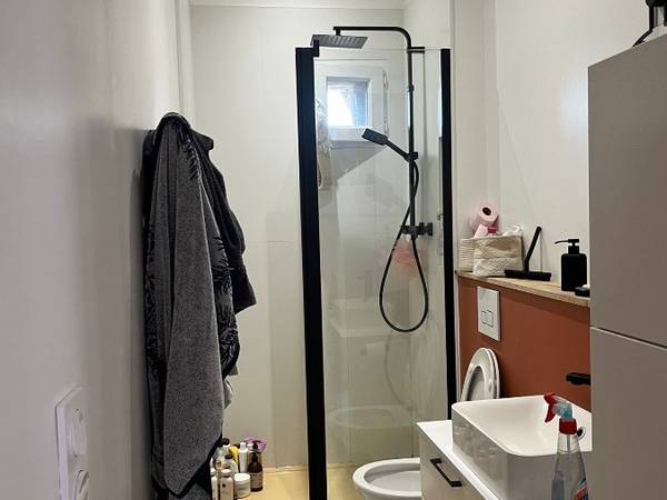 Sublet / 5-bedroom flat · 100 m², Lyon, Rue de la Grange / Photo 2