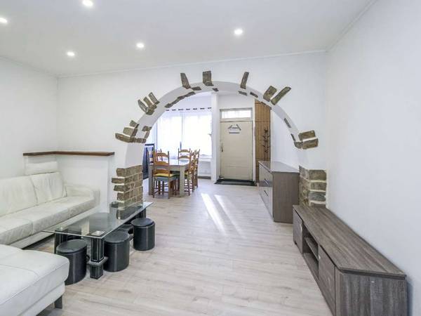 Colocation / Maison 10 pièces de 250 m², Genappe, Rue de Bruxelles / Photo 2