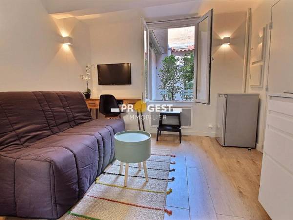 Location / Appartement 1 pièce de 13 m², Aix-en-Provence / Photo 2