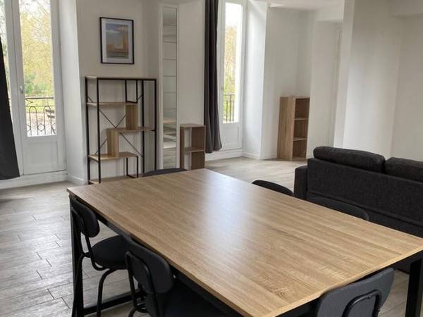 Colocation / Appartement 6 pièces de 119 m², Poitiers, Boulevard de l'Abbé Georges Frémont / Photo 2