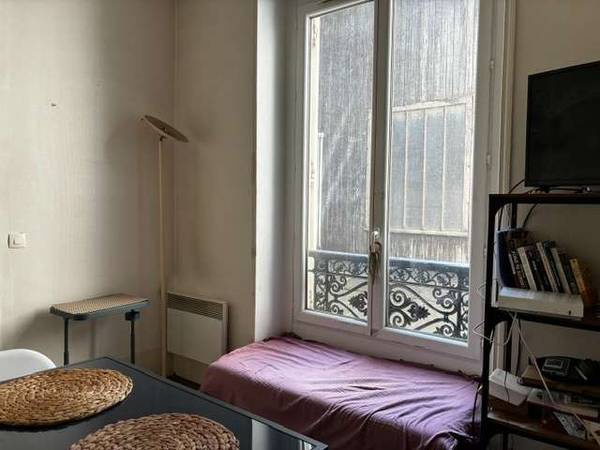 Sous-location / Immeuble 3 pièces de 45 m², Paris, Rue Turgot / Photo 2